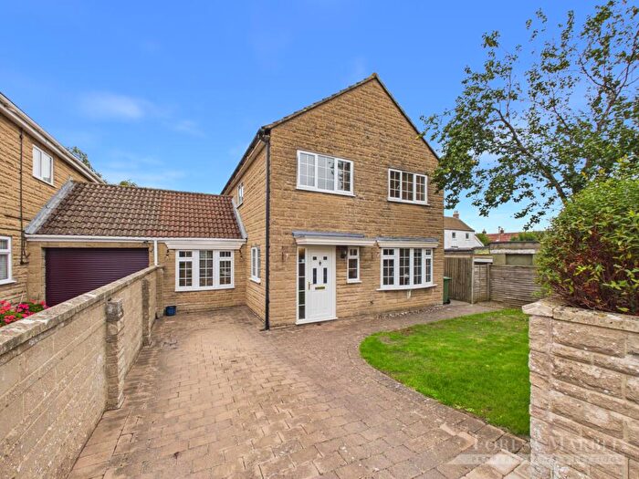 4 Bedroom Link Detached House For Sale In Georgian Court, Frome, BA11
