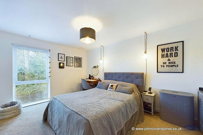 2 Bedroom Apartment For Sale In Strawberry Fields, Rowtown, Surrey, KT15