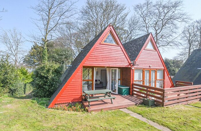 4 Bedroom Mobile/park Home For Sale In Upper Street, Kingsdown, CT14