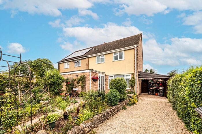 3 Bedroom Semi-Detached House For Sale In Wysdom Way, Burford, Oxfordshire, OX18