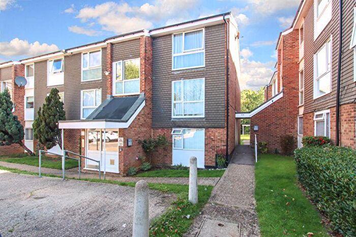 1 Bedroom Flat For Sale In Cuffley Court, Hemel Hempstead, HP2