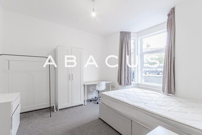 Studio To Rent In Napier Road, Kensal Green, NW10