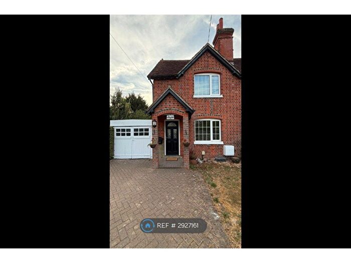 3 Bedroom Semi-Detached House To Rent In Greensward Lane, Reading, RG2