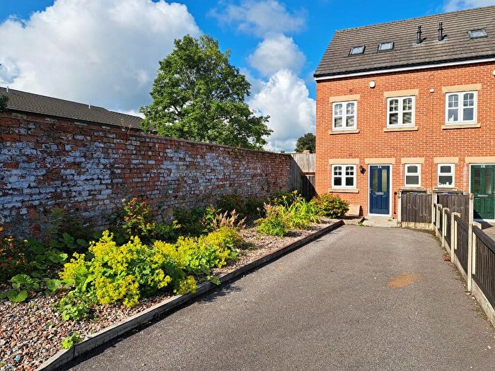 3 Bedroom Town House To Rent In Townley Street, Chorley, Lancashire, PR6