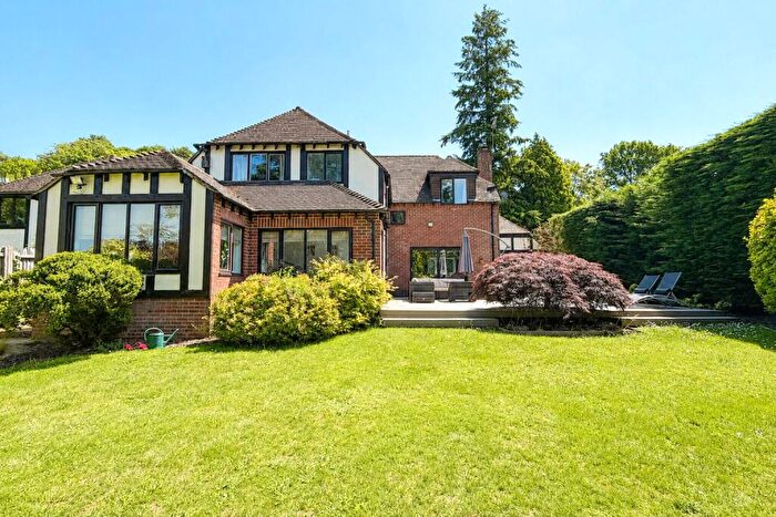 4 Bedroom Detached House For Sale In Seymour Road, Headley Down, Hampshire, GU35