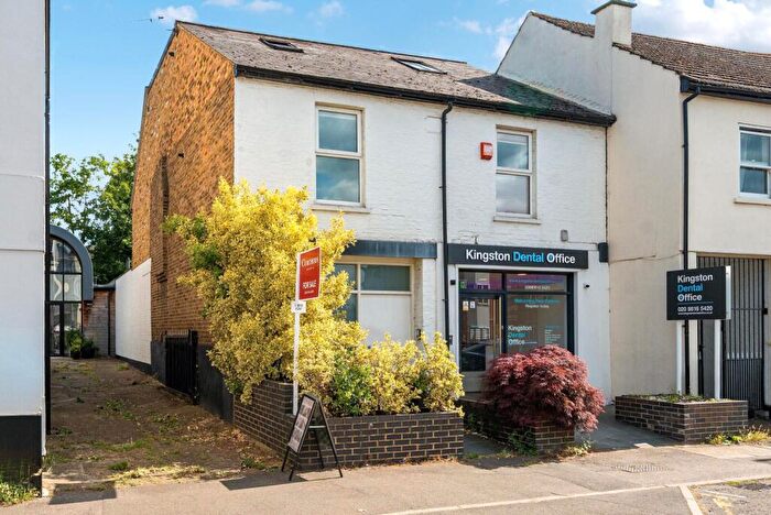 2 Bedroom Flat For Sale In Canbury Park Road, Kingston Upon Thames, KT2