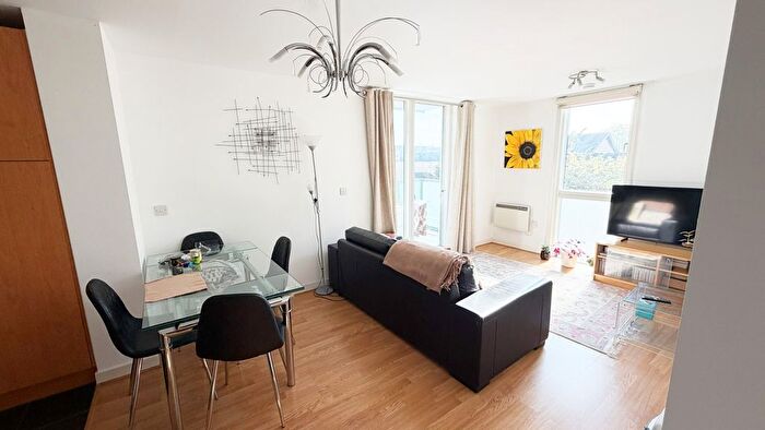 2 Bedroom Flat To Rent In Judd Apartments, Great Amwell Lane, Hornsey, N8