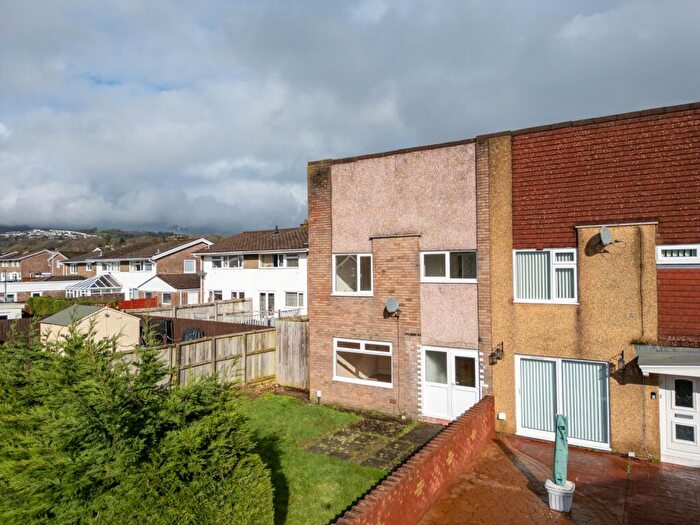 3 Bedroom End Of Terrace House For Sale In Oak Road, Rogerstone, NP10