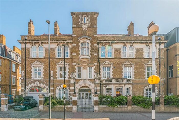 Studio To Rent In Cambridge Heath Road, London, E2