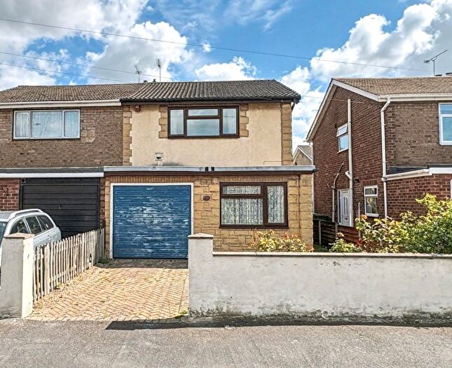 3 Bedroom Semi Detached House For Sale In Byfield Road, Scunthorpe, DN17