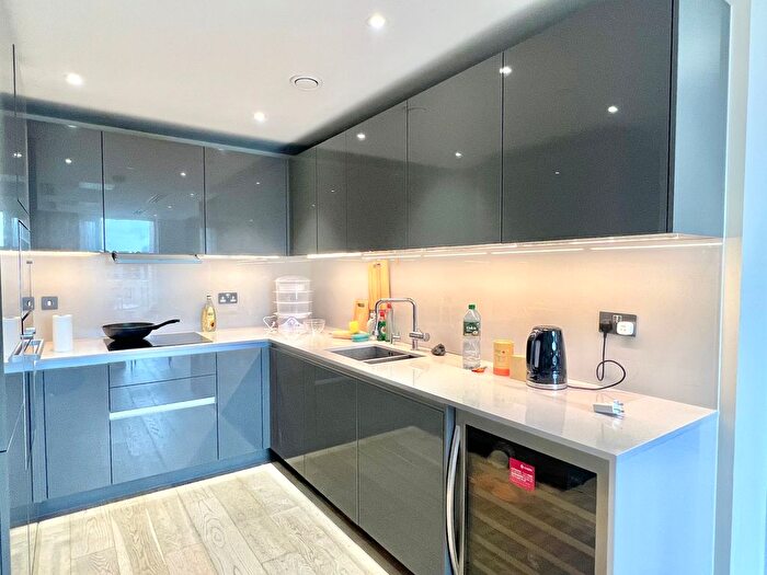 2 Bedroom Flat To Rent In Central Avenue, London, SW6