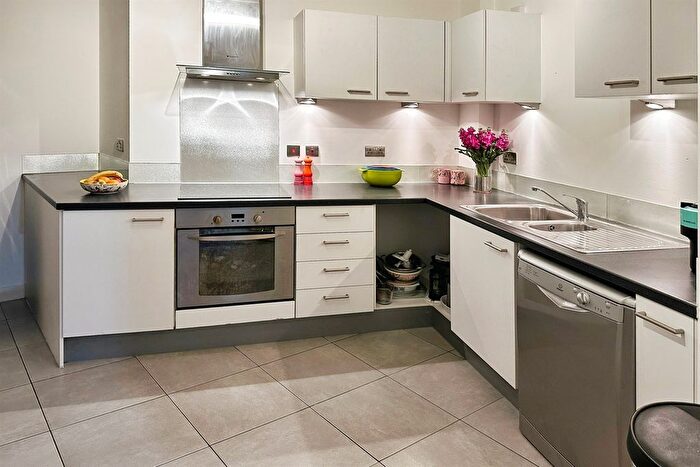 2 Bedroom Flat For Sale In Fortune Green Road, London, NW6