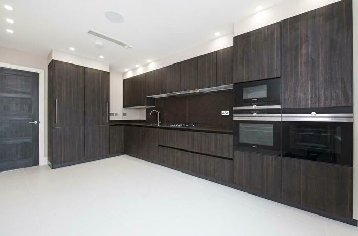 4 Bedroom Flat To Rent In Fitzjohns Avenue, Hampstead, NW3