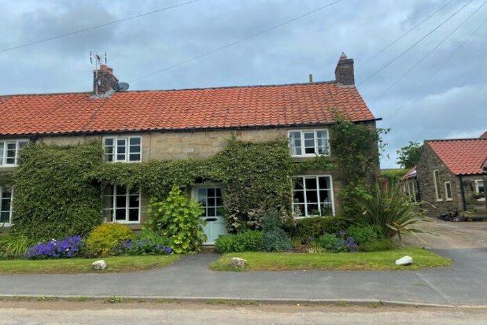 2 Bedroom Cottage To Rent In Main Street, York, YO62