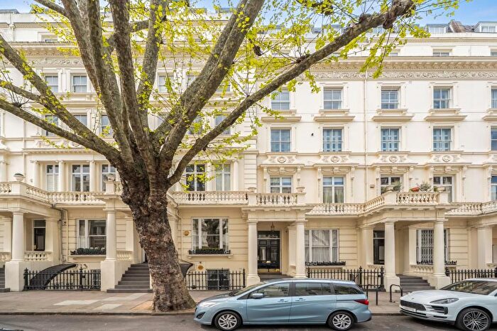 2 Bedroom Flat For Sale In Inverness Terrace, London, W2