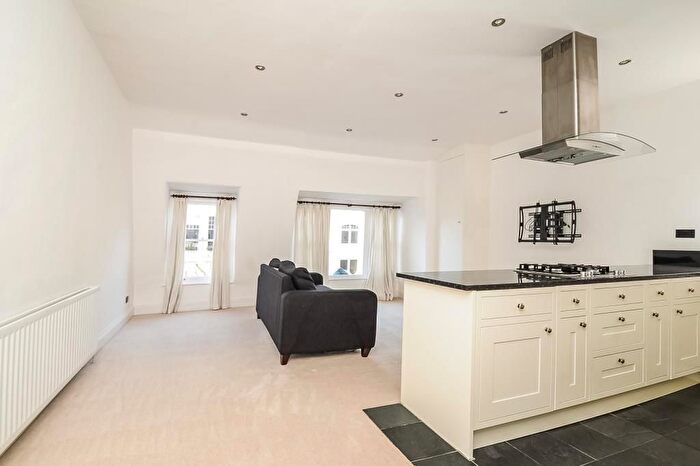 1 Bedroom Flat To Rent In Onslow Avenue, Richmond, TW10