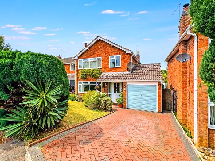 3 Bedroom Detached House For Sale In The High Leys, Crick, NN6