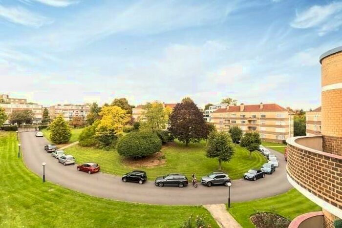 3 Bedroom Flat To Rent In Kersfield Road, London, SW15