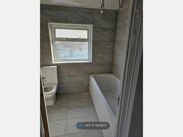 3 Bedroom Terraced House To Rent In Barton Way, Borehamwood, WD6