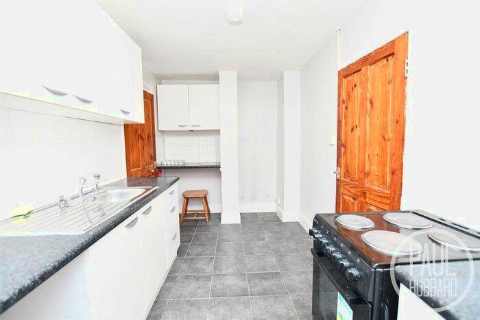 2 Bedroom Maisonette To Rent In London Road South, Lowestoft, NR33