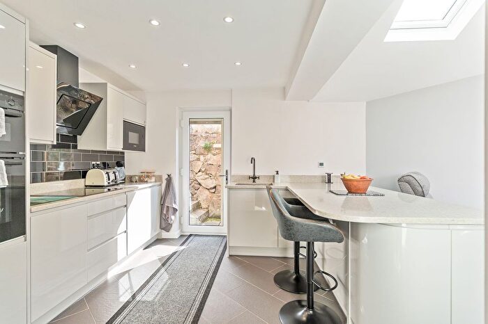 2 Bedroom Detached House For Sale In Chapel Road, Pontnewynydd, NP4