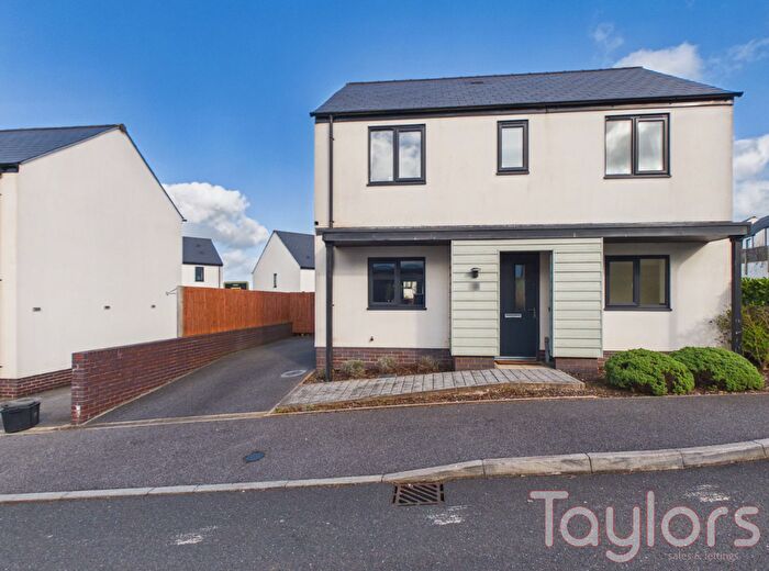 3 Bedroom Detached House For Sale In Clover Close, White Rock, Paignton, TQ4