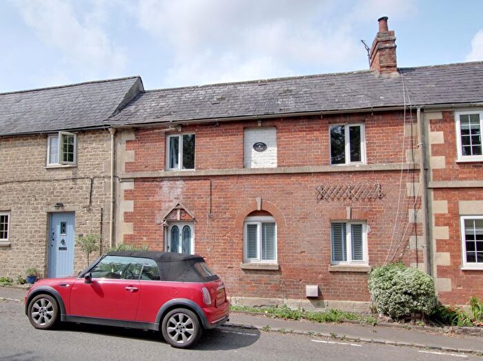 3 Bedroom Semi-Detached House To Rent In Common Hill, Trowbridge, BA14