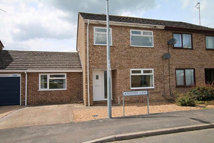 4 Bedroom Semi-Detached House To Rent In Angoods Lane, Chatteris, PE16
