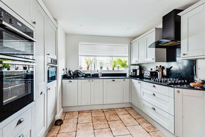 4 Bedroom Detached House For Sale In Standen Way, Swindon, SN25