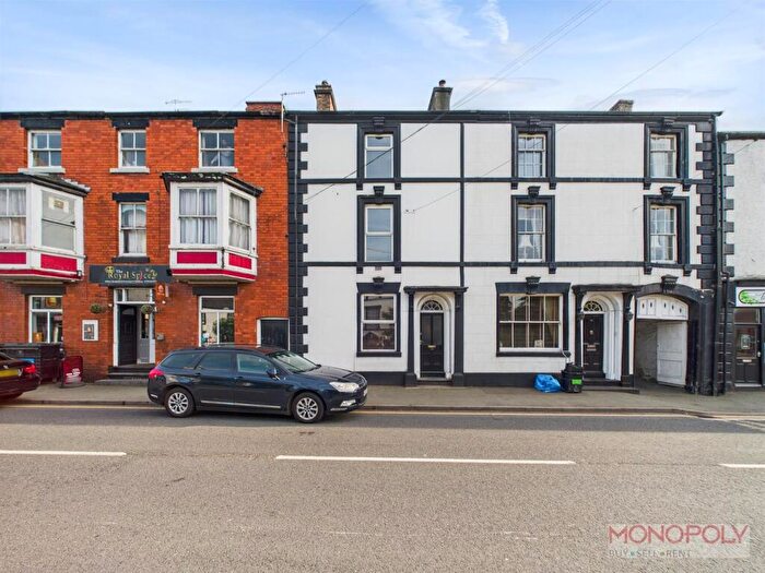 4 Bedroom Character Property For Sale In Regent Street, Llangollen, LL20