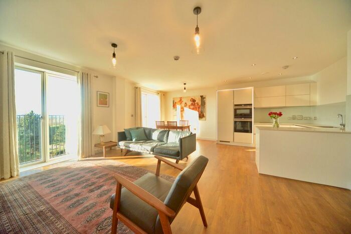3 Bedroom Flat To Rent In Olympic Park Avenue, E20