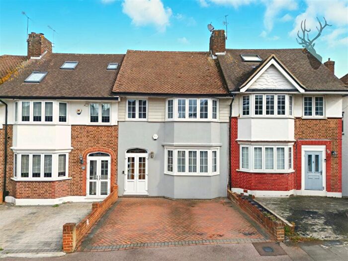 4 Bedroom Terraced House For Sale In Heriot Avenue, Chingford, E4