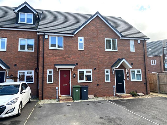 2 Bedroom Terraced House For Sale In Foxglove Close, Stourport-On-Severn, DY13