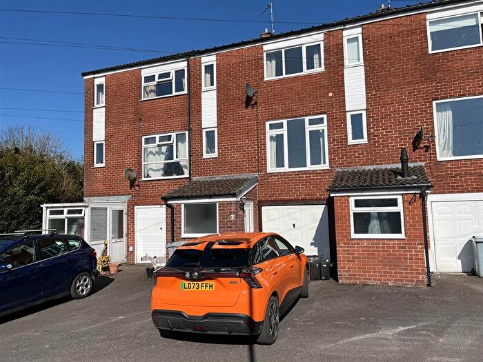 3 Bedroom Town House To Rent In Clough Avenue, Wilmslow, SK9