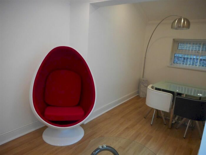 2 Bedroom Flat To Rent In Gordon Road, Cathays, Cardiff, CF24