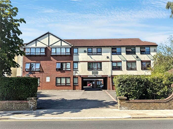 1 Bedroom Apartment For Sale In Wood Street, Barnet, EN5