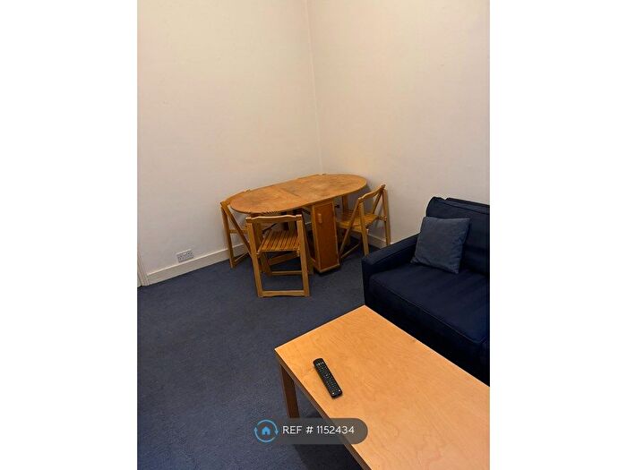 1 Bedroom Flat To Rent In Prince Of Wales Drive, London, SW11