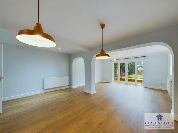 4 Bedroom Semi-Detached House To Rent In Cotswold Gardens, Tewkesbury, GL20