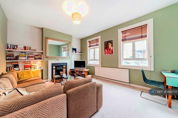 2 Bedroom Maisonette To Rent In Wendover Road, London, NW10