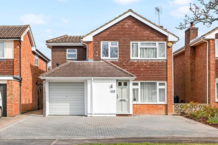 4 Bedroom Detached House For Sale In Lapwing Close, Horsham, RH13