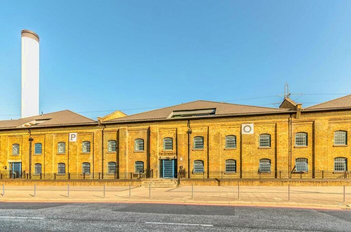 3 Bedroom Flat To Rent In The Grainstore, Royal Docks, London, E16