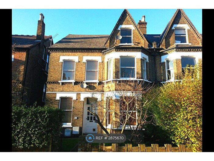 2 Bedroom Flat To Rent In Gipsy Hill, London, SE19