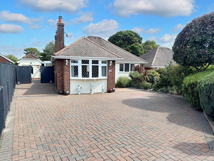 3 Bedroom Chalet For Sale In Dibden Lodge Close, Hythe, SO45