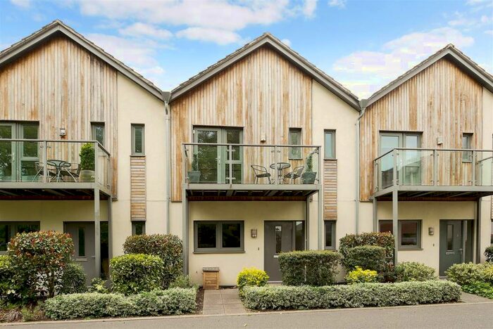 3 Bedroom House To Rent In Lloyd Road, Chichester, PO19