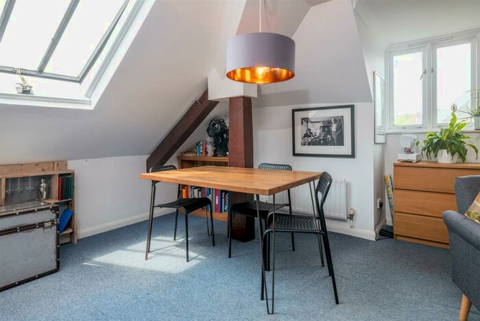 2 Bedroom Flat For Sale In Foundry Lane, Lewes, BN7