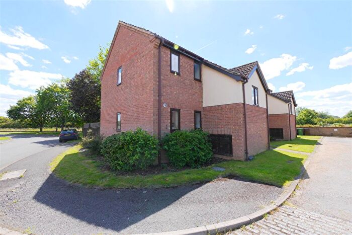 1 Bedroom Flat To Rent In Kennet Close, Berinsfield, OX10