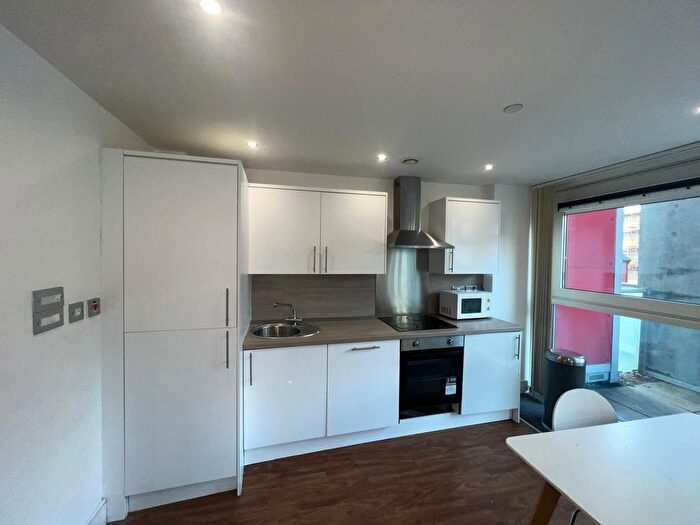 2 Bedroom Flat To Rent In Huntingdon Street, Nottingham, Nottinghamshire, NG1