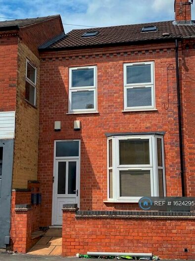 2 Bedroom Flat To Rent In Broad Street, Loughborough, LE11