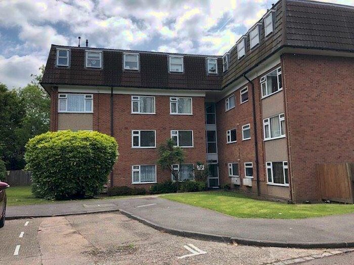 2 Bedroom Flat To Rent In Cuffley, Cheshunt, EN6
