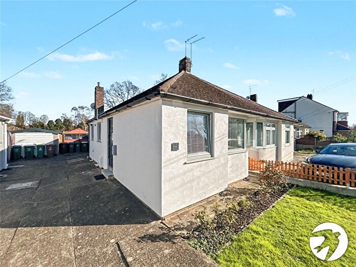2 Bedroom Bungalow For Sale In Riverside Road, Sidcup, Kent, DA14